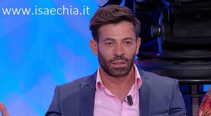 ‘Uomini e Donne’, Gianni Sperti a ruota libera su Sara Affi Fella, Gemma Galgani e Gian Battista Ronza. E a proposito della sua presunta omosessualità… article-post