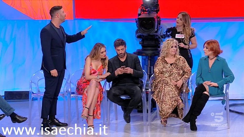 ‘Uomini e Donne’: l’opinione di Chia sulla puntata del Trono over del 15/05/19 preview