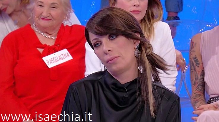 ‘Trono over’, Valentina Autiero parla delle conoscenze (finite male) con alcuni cavalieri, dei rapporti con i suoi ‘colleghi’ di trono e sulla diatriba tra Pamela Barretta, Stefano Torrese e Roberta Di Padua afferma che… article-post