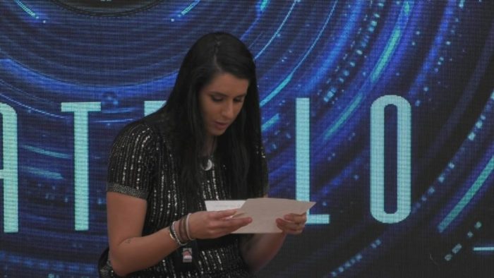 ‘Gf 16’, Valentina Vignali per il suo compleanno riceve una lettera della mamma che la destabilizza, ma il fidanzato… (video) preview
