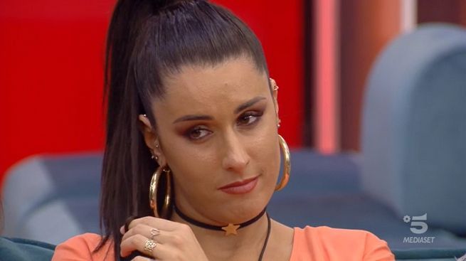 ‘Gf 16’, Valentina Vignali viene informata dei provvedimenti legali presi nei suoi riguardi da Stefano Laudoni: la sua reazione! (Video) preview