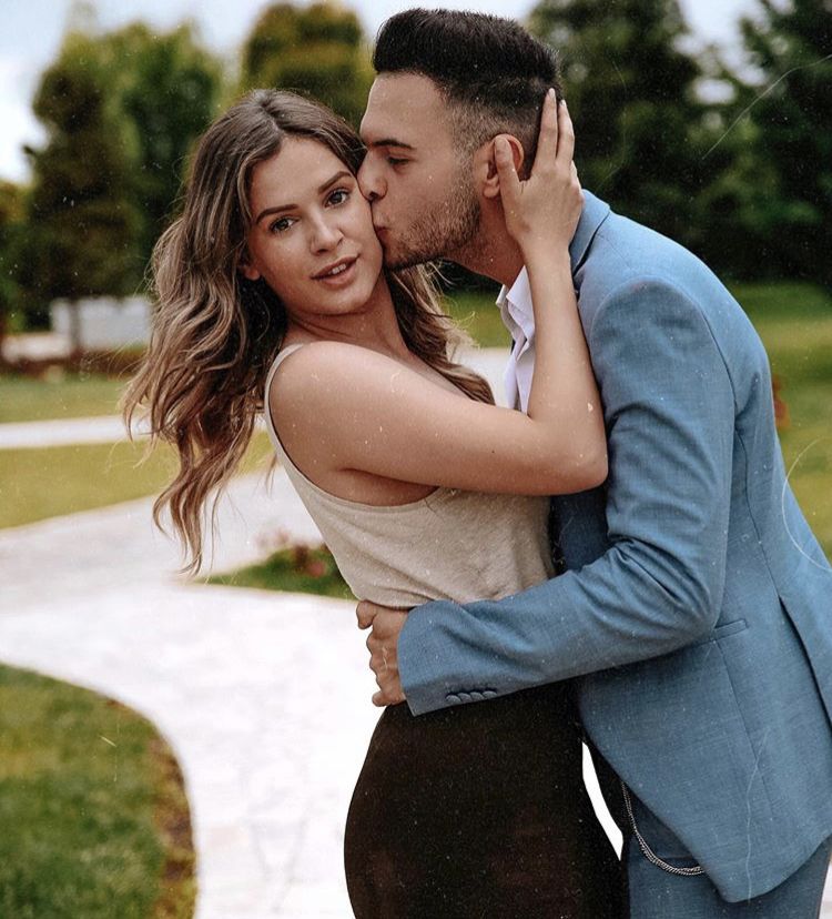 ‘Uomini e Donne’, Marta Pasqualato conferma: “Tra me e Simone Stinà è finita!”. E lui sui social… preview