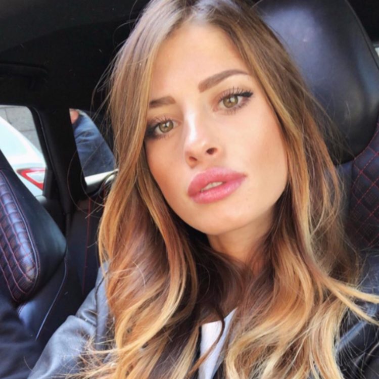 ‘Uomini e Donne’, Chiara Nasti difende la sorella Angela dopo la rottura con Alessio Campoli: “Era il mio preferito e anche io speravo scegliesse lui, ma…” preview