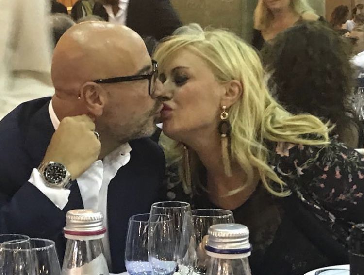 ‘Uomini e Donne’, Tina Cipollari innamoratissima festeggia il 50esimo compleanno del suo Vincenzo (foto e video) preview