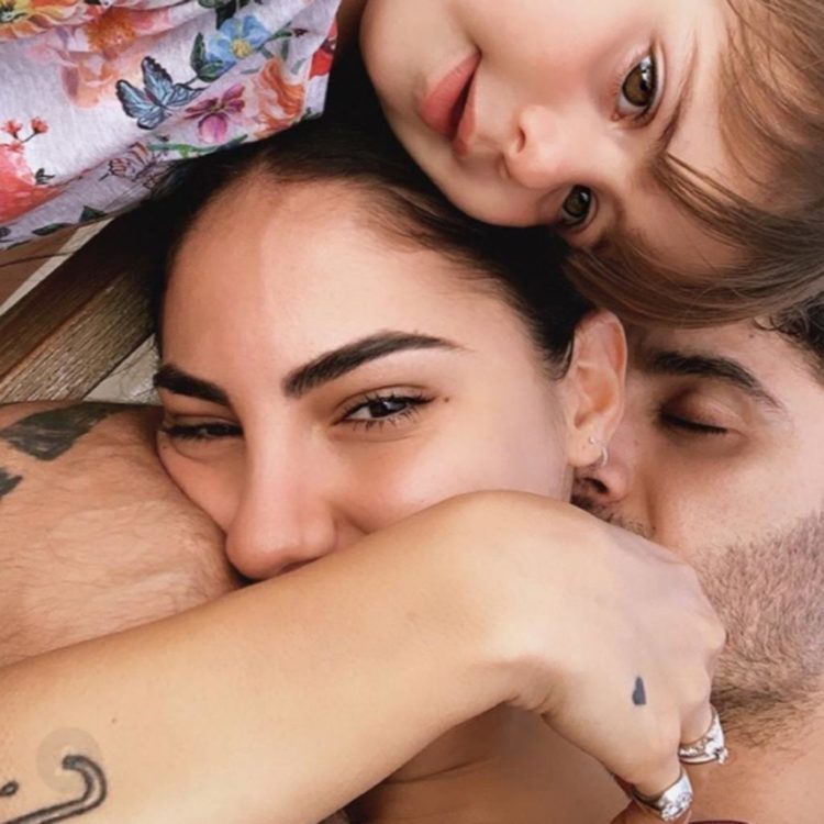 ‘Uomini e Donne’, Giulia De Lellis e Andrea Iannone complici sui social! (Video) preview