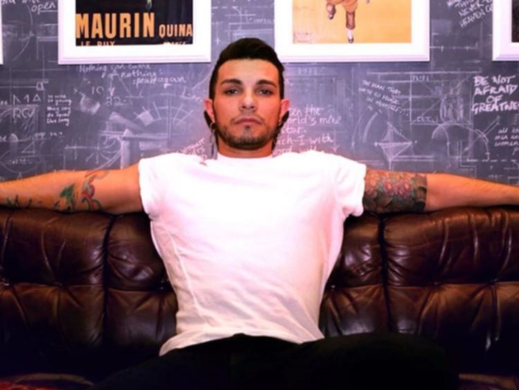 Marco Carta dopo l’accusa di furto alla ‘Rinascente’: “Le critiche sui social mi hanno fatto male, non è possibile che si possano scrivere cose indicibili in modo così leggero!”. E a proposito del suo fidanzato… preview