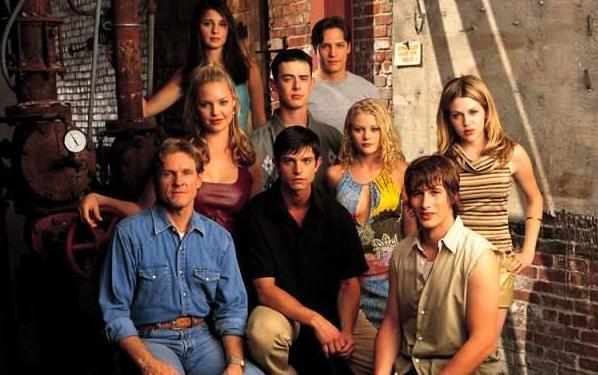 ‘Roswell’, ecco come sono cambiati i protagonisti negli anni! article-post