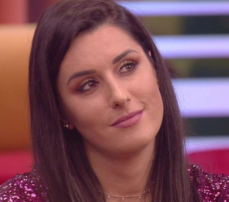 ‘Gf 16’, ecco cosa pensa davvero Valentina Vignali di Francesca De Andrè, Daniele Dal Moro e degli altri gieffini. E a proposito degli haters… preview
