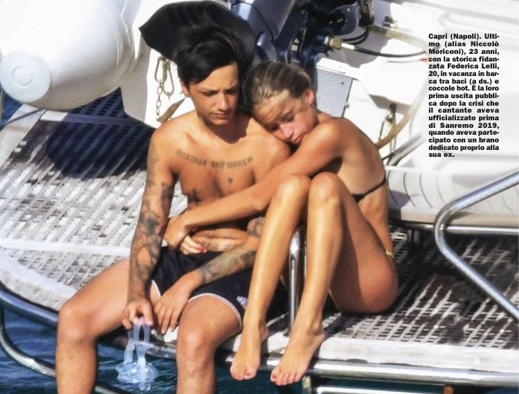 Ultimo, romantica vacanza a Capri per l’artista dei record e la fidanzata Federica Lelli: le foto preview