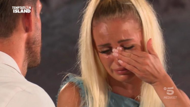 ‘Temptation Island 6’, Vittorio Collina mette un punto alla sua storia con Katia Fanelli e poi si dichiara alla tentatrice Vanessa Cinelli (Video) preview