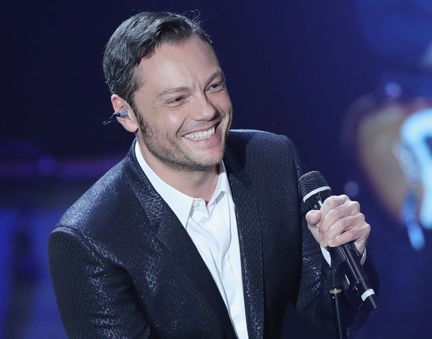 Tiziano Ferro, le prime parole dopo il matrimonio e il racconto di come il compagno Victor Allen gli ha chiesto di sposarlo! preview