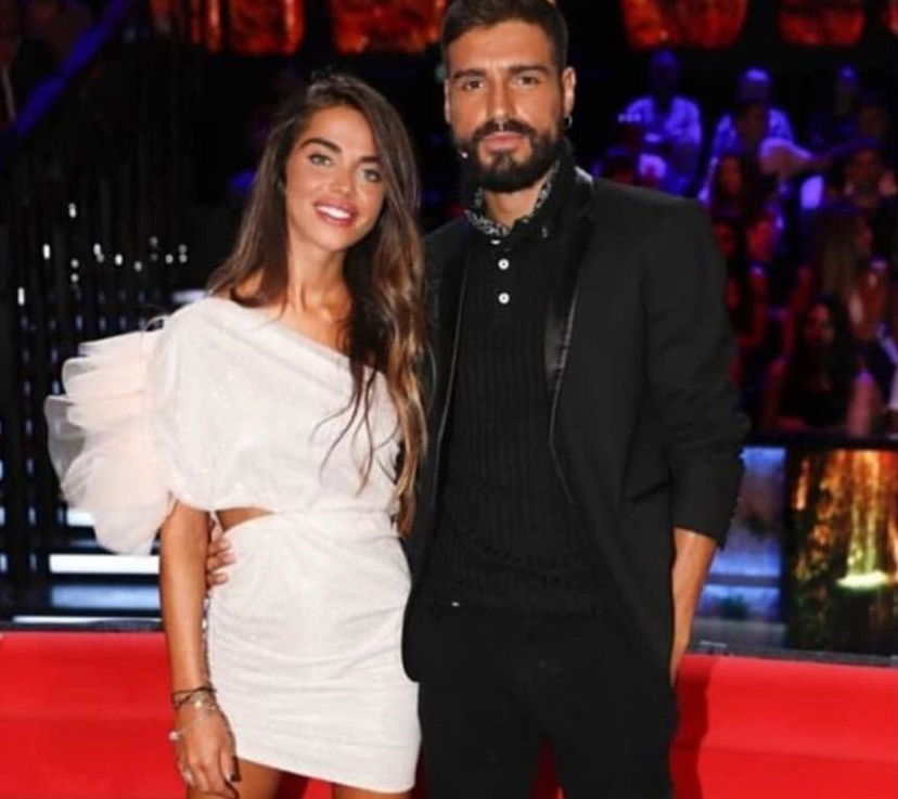 ‘Supervivientes’, Fabio Colloricchio presenta ai fan italiani la sua nuova fidanzata Violeta Mangrinan: “Ho avuto la fortuna di incontrare una ragazza stupenda!” (Video) preview