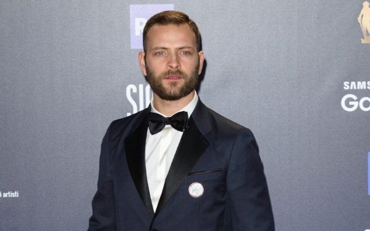 Alessandro Borghi ha un nuovo flirt: ecco con chi è stato paparazzato per le vie di Roma (Foto) preview