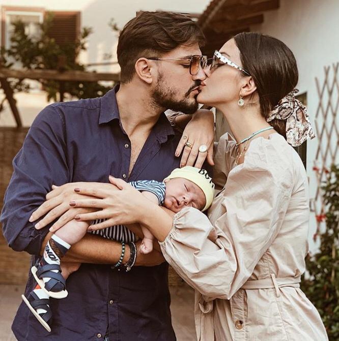 ‘Uomini e Donne’, Rosa Perrotta e Pietro Tartaglione paparazzati da ‘Chi’ insieme al loro piccolo Domenico: le foto article-post