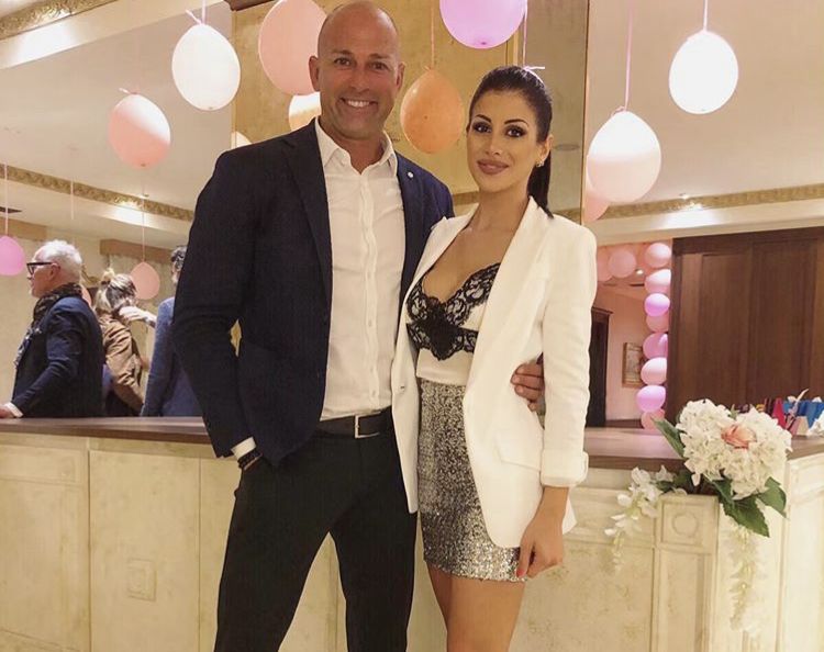 ‘Temptation Island Vip’, Stefano Bettarini parla della sua Nicoletta Larini: “Un figlio? Per ora stiamo benissimo così! Tra noi va tutto alla grande, ma…” preview