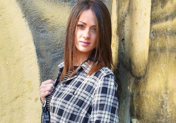 ‘Uomini e Donne’, Teresa Cilia torna all’attacco di Raffaella Mennoia: “Questa persona va fermata perché si impadronisce della vita degli altri all’insaputa di chi lavora con lei. Abbiate due, tre giorni di pazienza e…” preview