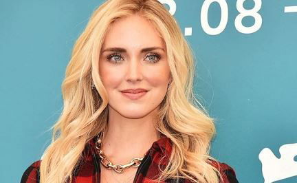 Chiara Ferragni presenta ufficialmente il suo film al ‘Festival di Venezia’: ecco il trailer esteso e il look della fashion blogger sul red carpet! preview