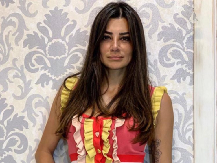 ‘Temptation Island Vip 2’, Elga Enardu in difesa della sorella Serena: “Querelo tutti, voglio fare giustizia e difendere la sua dignità in tribunale!” preview