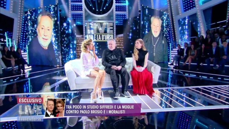 ‘Live – Non è la D’Urso’, Lele Mora racconta come ha scoperto di avere un tumore maligno: “E’ arrivato per i tanti dispiaceri!” preview