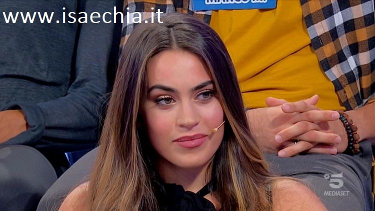 ‘Uomini e Donne’, la neo tronista Veronica Burchielli è ricorsa alla chirurgia estetica? (Foto) article-post