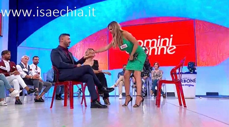 ‘Uomini e Donne’: l’opinione di Isa sulla puntata del Trono over del 17/09/2019 preview