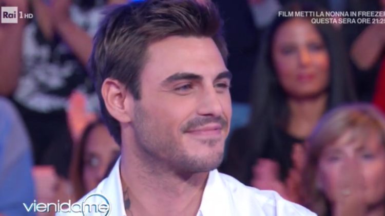 Francesco Monte ospite a ‘Vieni da me’ racconta di come è approdato a ‘Uomini e Donne’, svela come è entrato nel cast di ‘Tale e Quale Show’ e parla del rapporto con la fidanzata Isabella De Candia! preview