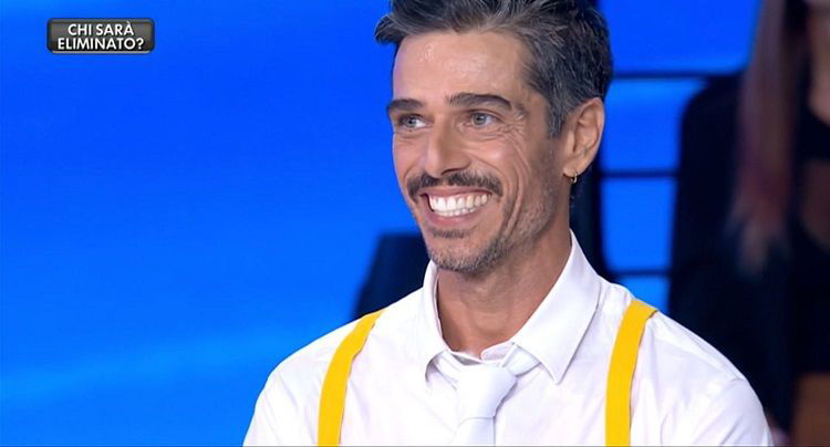 ‘Amici Celebrities’, Massimiliano Varrese a poche ore dalla finale: “Quando c’è da giocare gioco fino in fondo. E la vittoria sarebbe il coronamento del mio percorso!” article-post