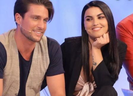 ‘Uomini e Donne’, Teresa Langella e Andrea Dal Corso emozionatissimi annunciano ai fan un’importante novità che riguarda la loro storia: “Siamo pronti per iniziare questo nuovo viaggio insieme!” (Video) preview