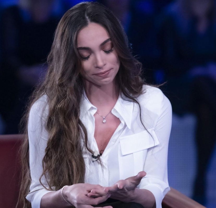 ‘Verissimo’, Lorella Boccia racconta la terribile notte dell’aggressione: “Ho avuto paura di perdere mio marito Niccolò Presta!” preview