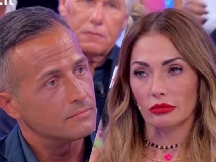 ‘Uomini e Donne’, alcuni nostri lettori avvistano Ida Platano e Riccardo Guarnieri e ci raccontano che… (Foto) article-post
