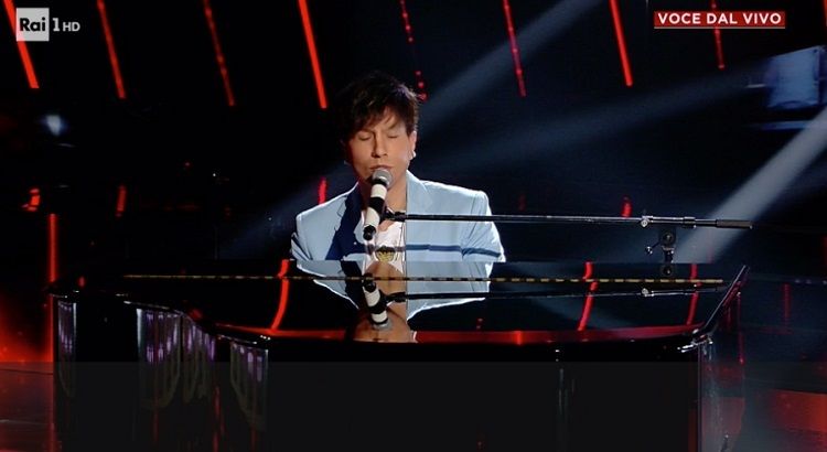 ‘Tale e Quale Show – Il Torneo 2019’, Antonio Mezzancella nei panni di Ultimo vince la prima puntata! Ecco come si è posizionato Francesco Monte article-post