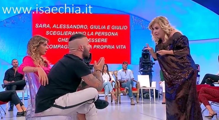 ‘Uomini e Donne’: l’opinione di Isa sulla puntata del Trono classico del 3/10/19 article-post