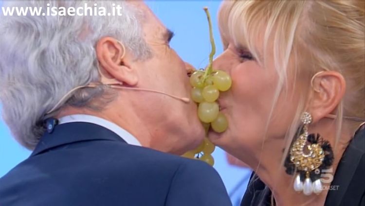 ‘Uomini e Donne’: l’opinione di Chia sulla puntata del Trono over del 21/10/19 preview