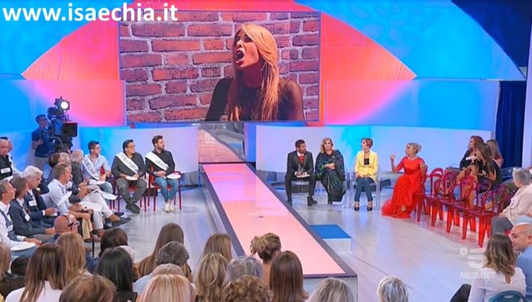 ‘Uomini e Donne’: l’opinione di Chia sulla puntata del Trono over del 2/10/19 preview