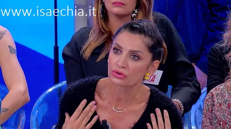 ‘Uomini e Donne’: l’opinione di Isa sulla puntata del Trono over del 29/10/19 preview