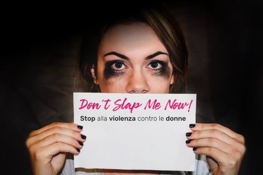 Da Michelle Hunziker a Francesco Arca, tutti i pensieri in occasione della giornata contro la violenza sulle donne preview