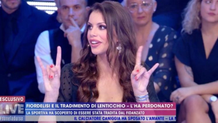 ‘Live – Non è la D’Urso’, Antonella Fiordelisi confessa perché ha perdonato Francesco Chiofalo. Roberto Alessi: “Anche tu sei senza pietà, però!” (Video) preview