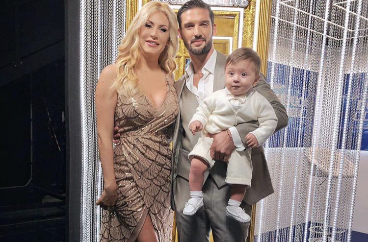 ‘Isola 11′, Paola Caruso felice accanto al suo Moreno Merlo: “E’ la persona giusta per dare un fratellino o una sorellina a Michelino!”. E a proposito delle nozze… preview