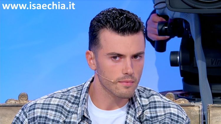 ‘Uomini e Donne’, dopo la puntata di oggi Ilaria Teolis e Nunzia Sansone si schierano dalla parte di Alessandro Zarino. E intanto Gianni Sperti… preview