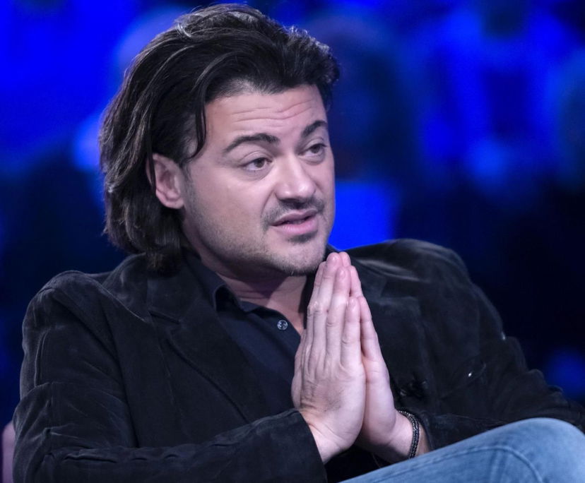 ‘Amici’, l’ex coach Vittorio Grigolo a ‘Verissimo’ parla delle accuse di molestie e si difende: ecco la sua versione dei fatti preview