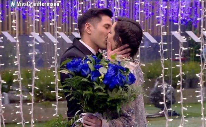 Adara Molinero vince il ‘Gran Hermano Vip 7’ e riabbraccia il suo Gianmarco Onestini! (Video) preview