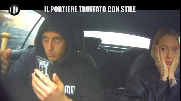 ‘Le Iene’, il portiere Pierluigi Gollini è una furia nello scherzo che ha visto complice la fidanzata Giulia Provvedi (Video) preview