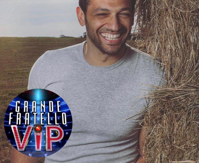 ‘Gf Vip 4’, Pago ufficialmente nel cast! Alfonso Signorini spoilera un altro concorrente, e nel web si fanno i nomi di due possibili gieffini (che conosciamo bene!) preview