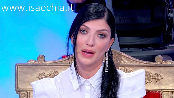 ‘Uomini e Donne’: l’opinione di Isa sulla puntata del Trono classico del 17/12/19 preview