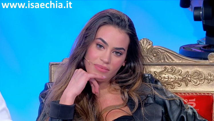 ‘Uomini e Donne’, Veronica Burchielli parla del rapporto con Alessandro Zarino, svela se passeranno insieme il Natale e se sono gelosi! E sui problemi alimentari di cui ha sofferto afferma che… preview