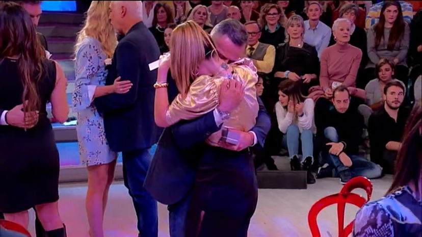 ‘Uomini e Donne’: l’opinione di Isa sulla puntata del Trono over del 4/12/19 preview