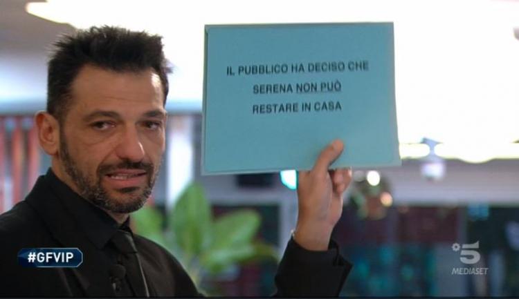 ‘Gf Vip 4’, emozionato confronto tra Pago e Serena Enardu che prima di abbandonare la Casa prova a baciare il gieffino ma… (Video) preview