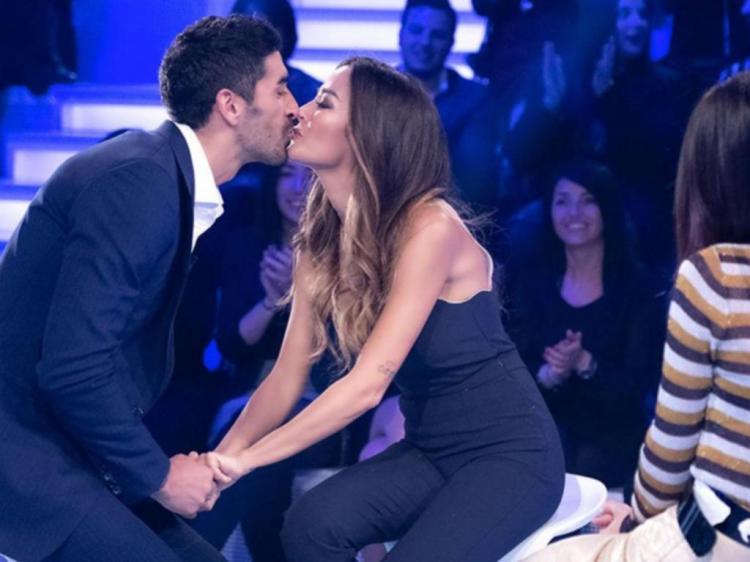 ‘Verissimo’, Giorgia Palmas e Filippo Magnini raccontano i dettagli della romantica proposta di matrimonio del campione di nuoto! preview