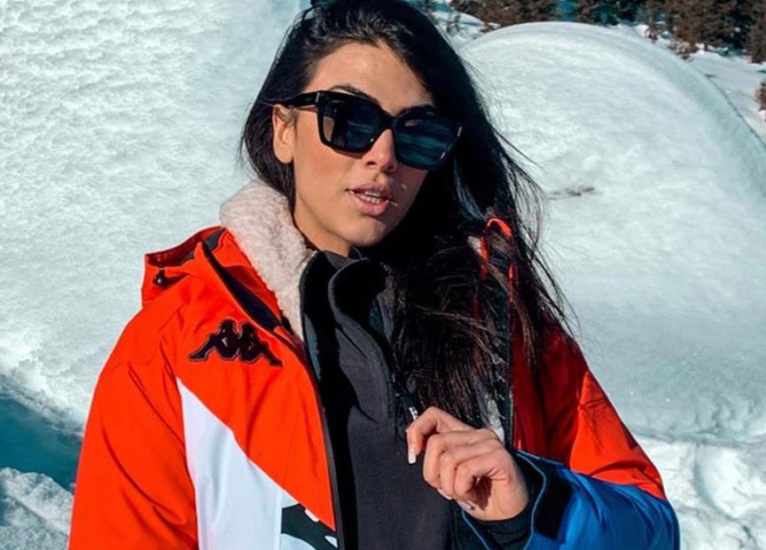 ‘Gf Vip 3’, Giulia Salemi ritrova l’amore: la foto del bacio con la sua nuova fiamma nella notte di Capodanno! article-post