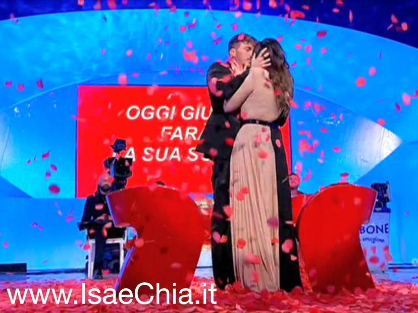 ‘Uomini e Donne’, Giulio Raselli ha scelto Giulia D’Urso! preview